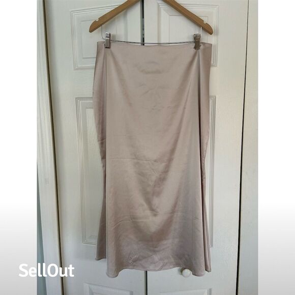 Dresses & Skirts - Women's Beige Midi Skirt XL Elastic Waist Casual Solid
